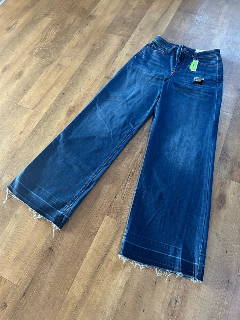 a.n.a High Rise Wide Leg Jeans Size 2 NWT Medium Wash Raw Hem - Picture 3 of 15